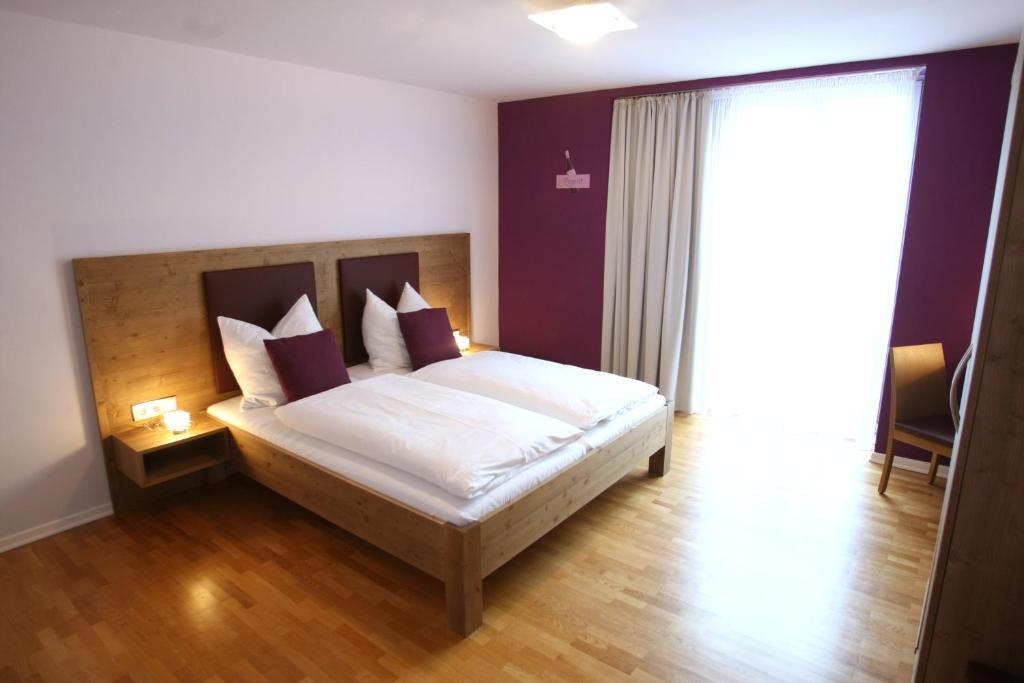 Rothweinhotel Wiesenbronn Номер фото