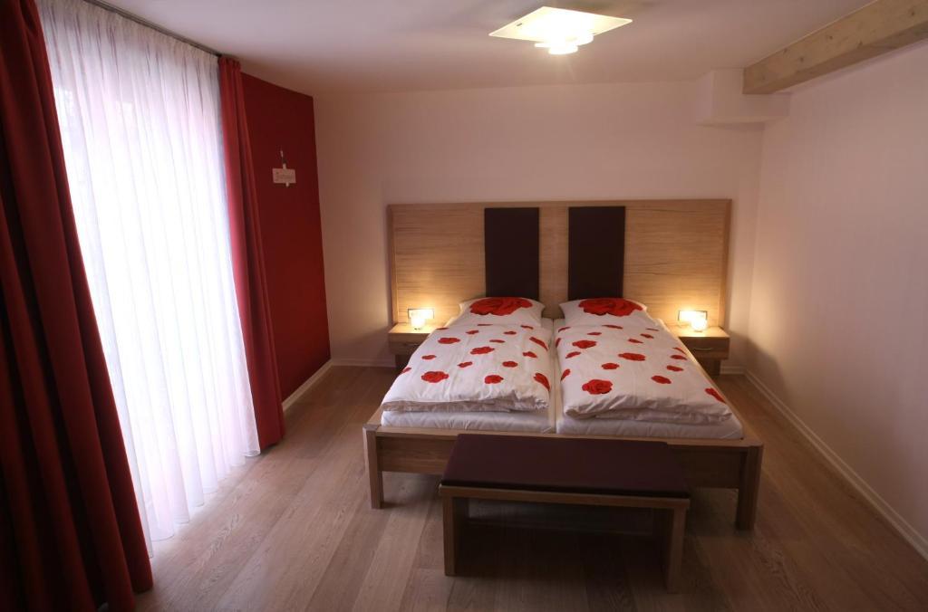 Rothweinhotel Wiesenbronn Номер фото