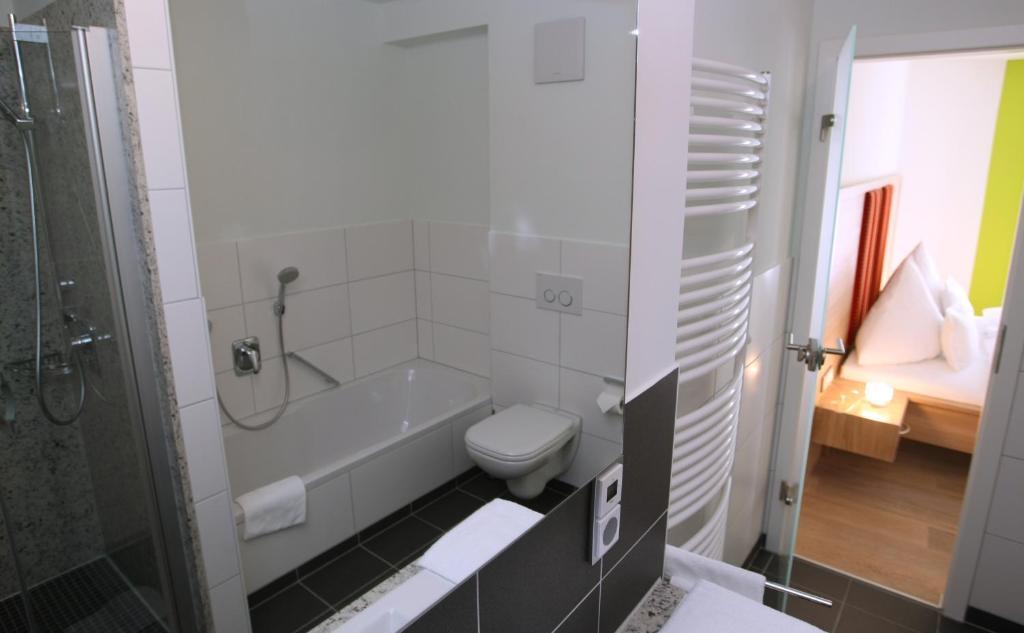 Rothweinhotel Wiesenbronn Номер фото