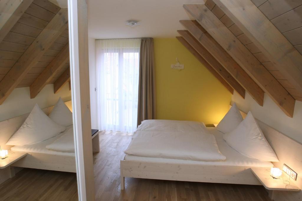 Rothweinhotel Wiesenbronn Номер фото